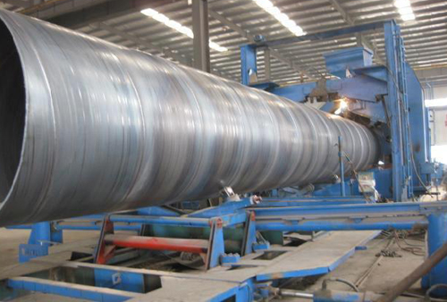 <a href=http://www.m.shop114.cn target=_blank class=infotextkey>螺旋焊接鋼管</a>生產現場圖