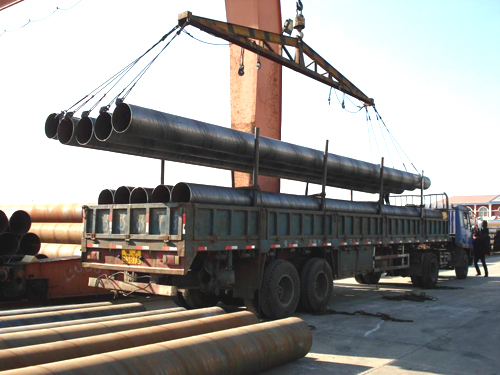 螺旋<a href=http://www.m.shop114.cn target=_blank class=infotextkey>焊接鋼管</a>裝貨圖