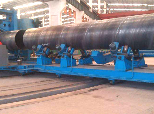 螺旋<a href=http://www.m.shop114.cn target=_blank class=infotextkey>焊接鋼管</a>生產(chǎn)現(xiàn)場(chǎng)